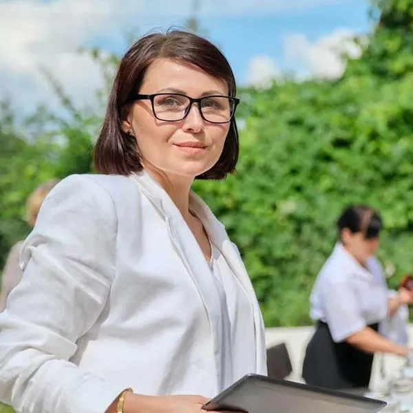 Dr. Emily Sato::Chief Medical Officer, MedSafe Supplies (Global Healthcare Solutions Provider)